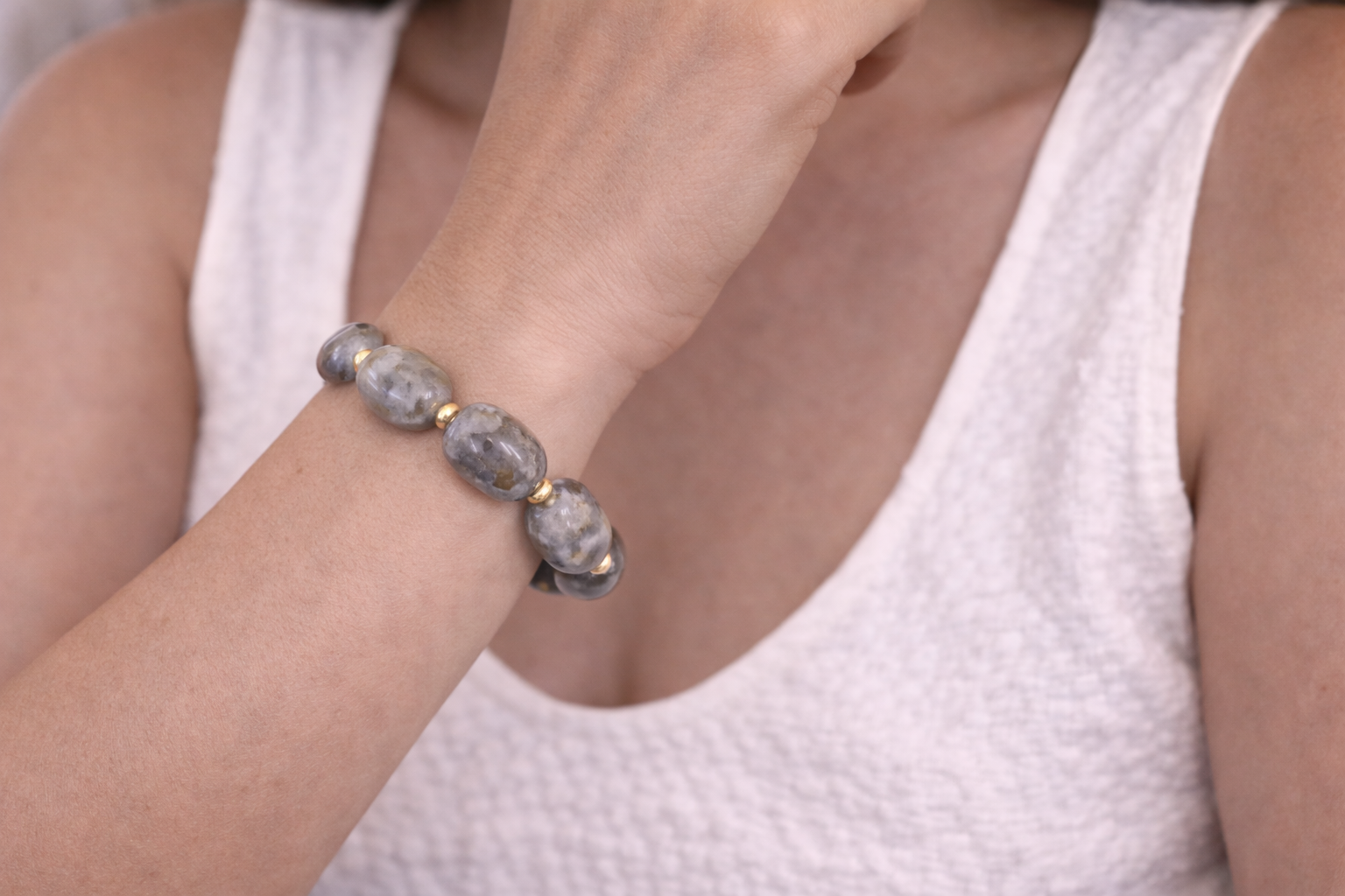 Bracelet en labradorite naturelle – perles ovales – pierre de protection et d’intuition