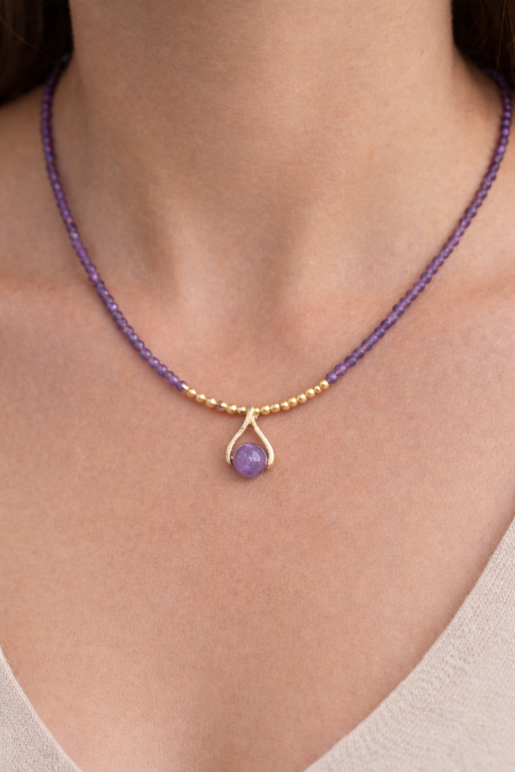 Collier Améthyste en pierres naturelles avec pendentif – perles facettées
